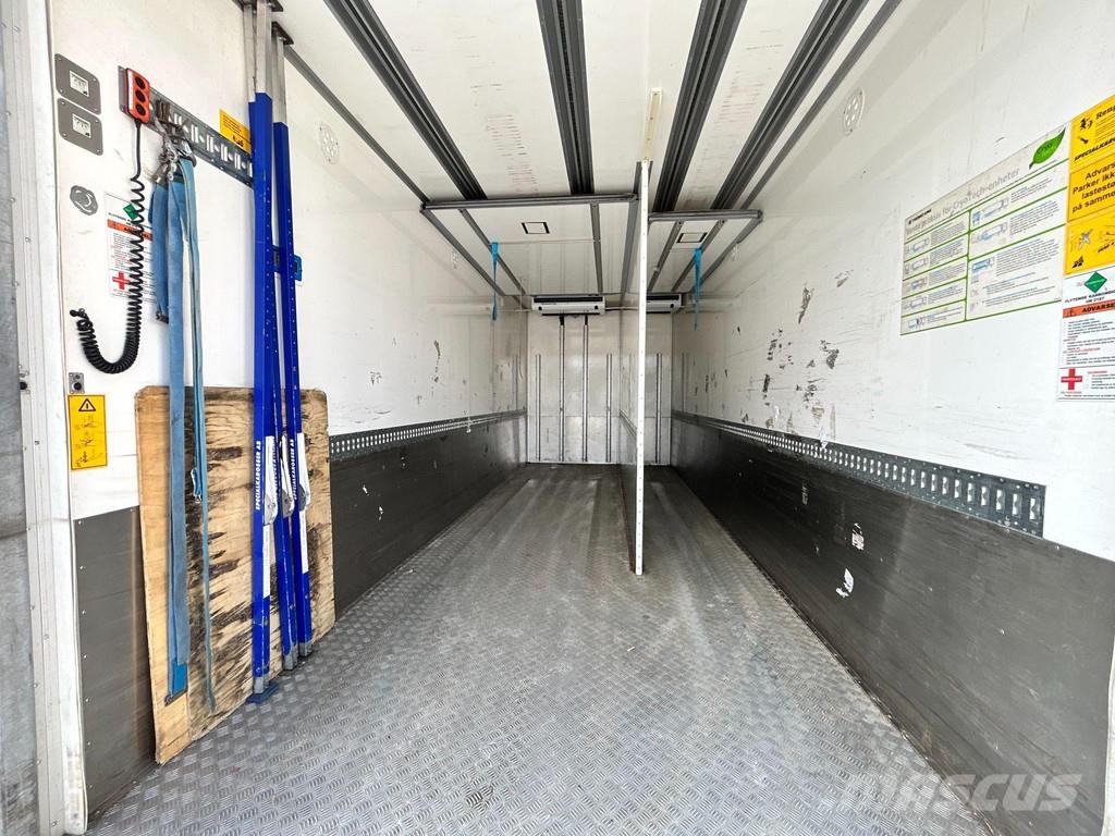 HFR KK18 LIFTING AXLE + BOX HEATING Hűtős