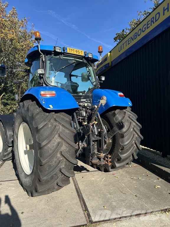 New Holland T7030 AC الجرارات
