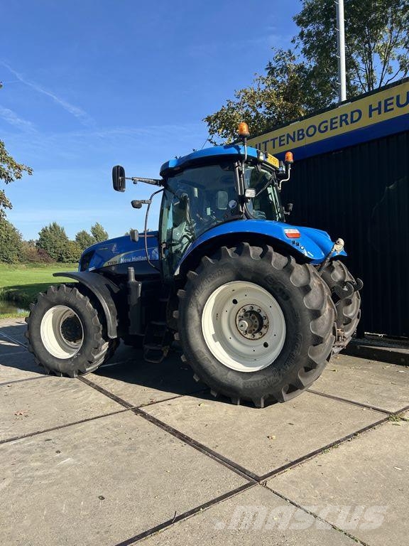 New Holland T7030 AC الجرارات