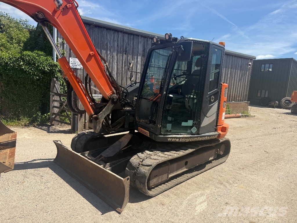 Hitachi ZX 85 US B-5 حفارات وسط 7 طن - 12 طن