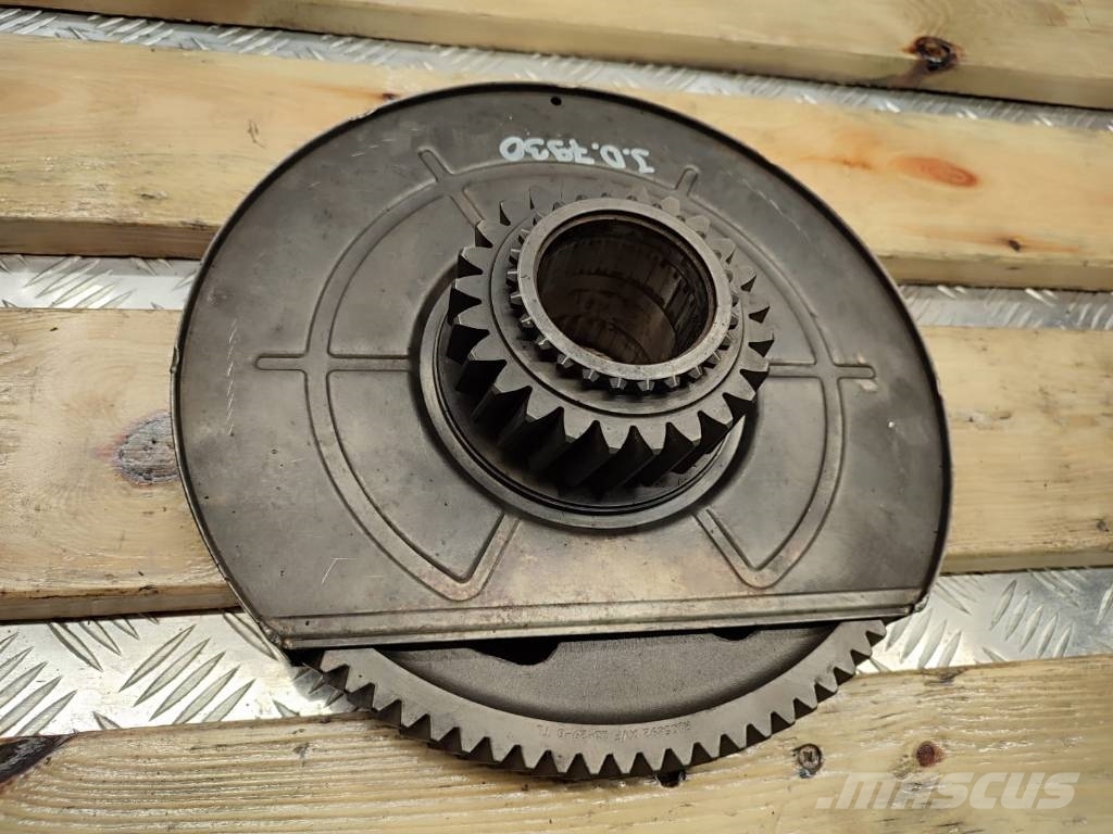 John Deere PTO gears R105892 JOHN DEERE 7930 Transmissie