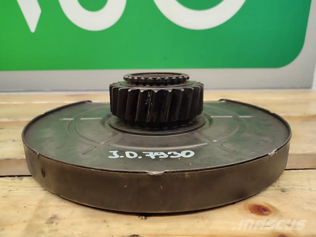 John Deere PTO gears R105892 JOHN DEERE 7930 Transmissie