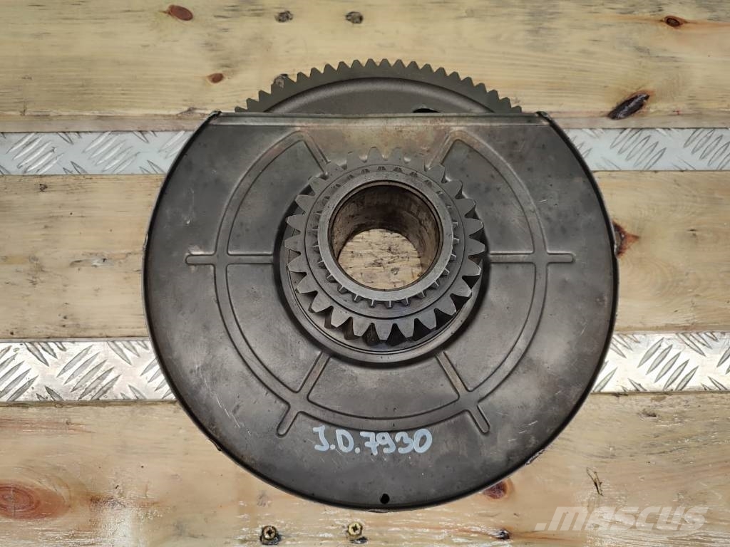 John Deere PTO gears R105892 JOHN DEERE 7930 Transmissie
