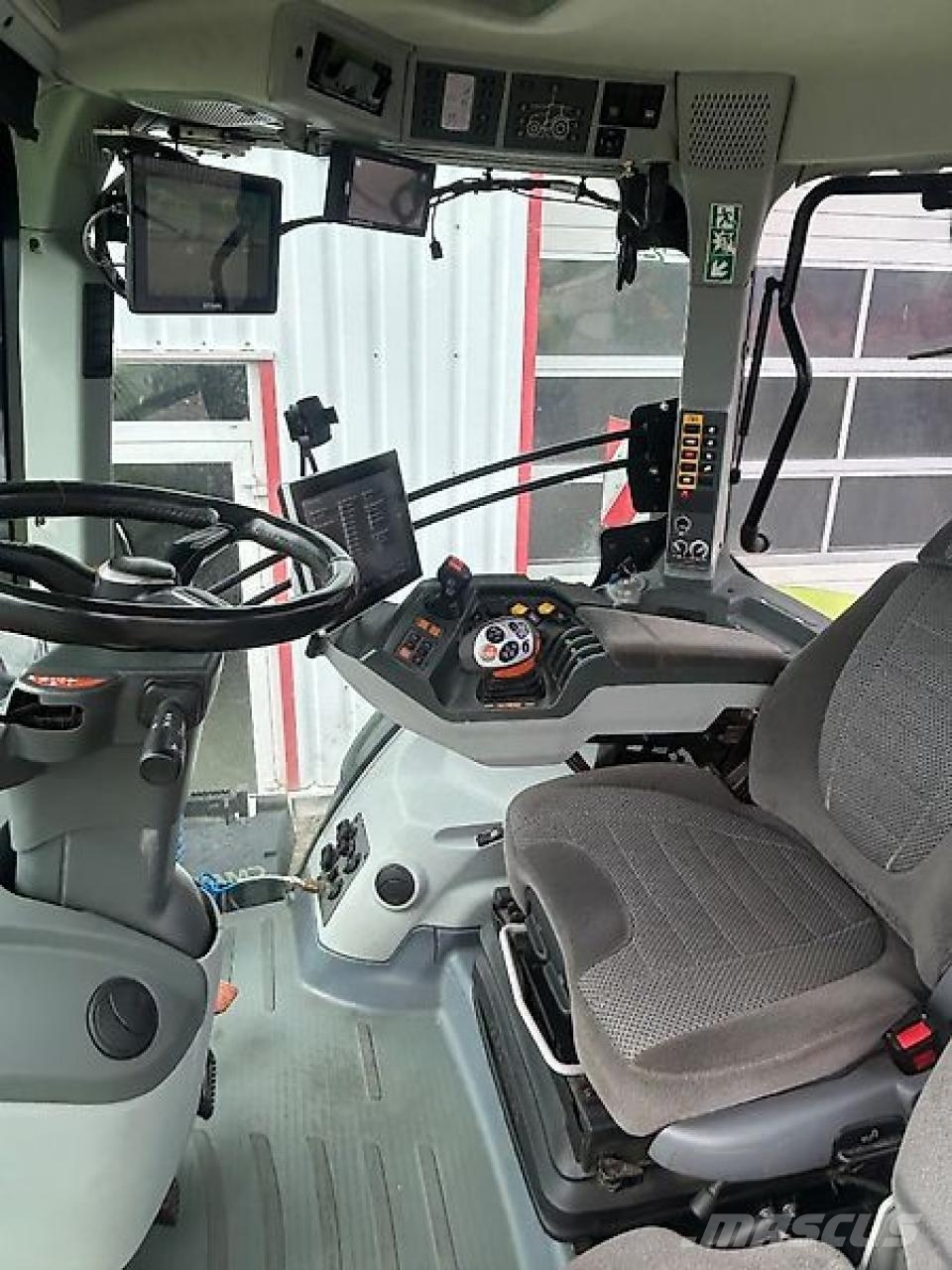 CLAAS Axion 930 Traktorit