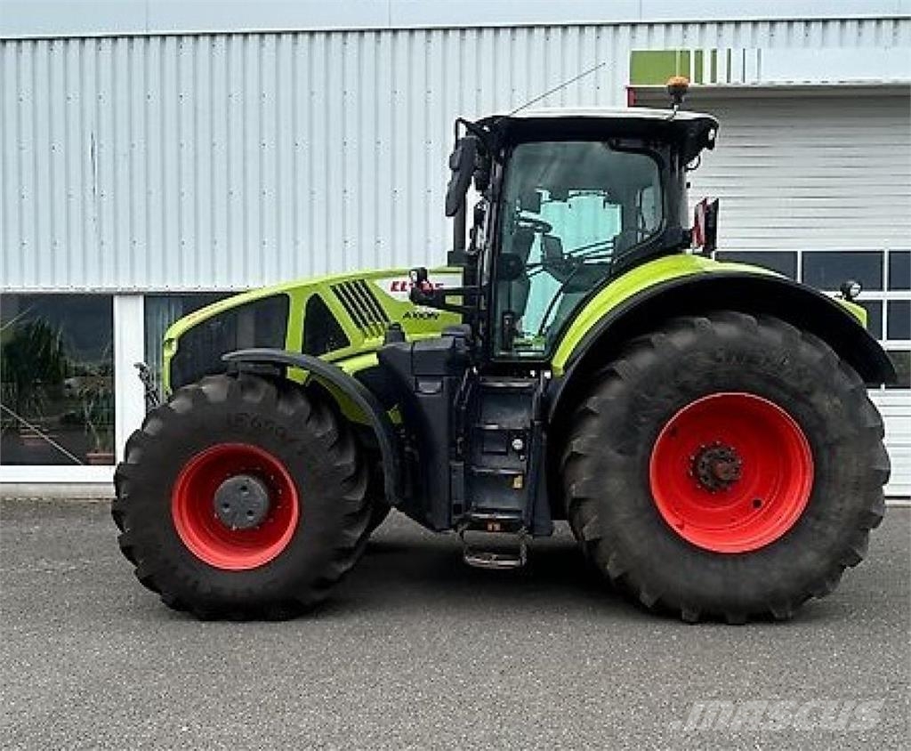 CLAAS Axion 930 Traktorit