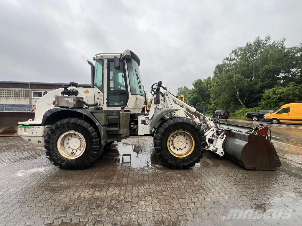 Liebherr L 524 Wheel loaders