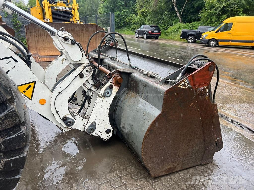 Liebherr L 524 Wheel loaders
