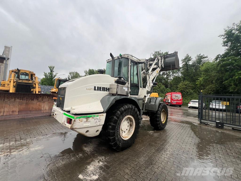Liebherr L 524 Wheel loaders