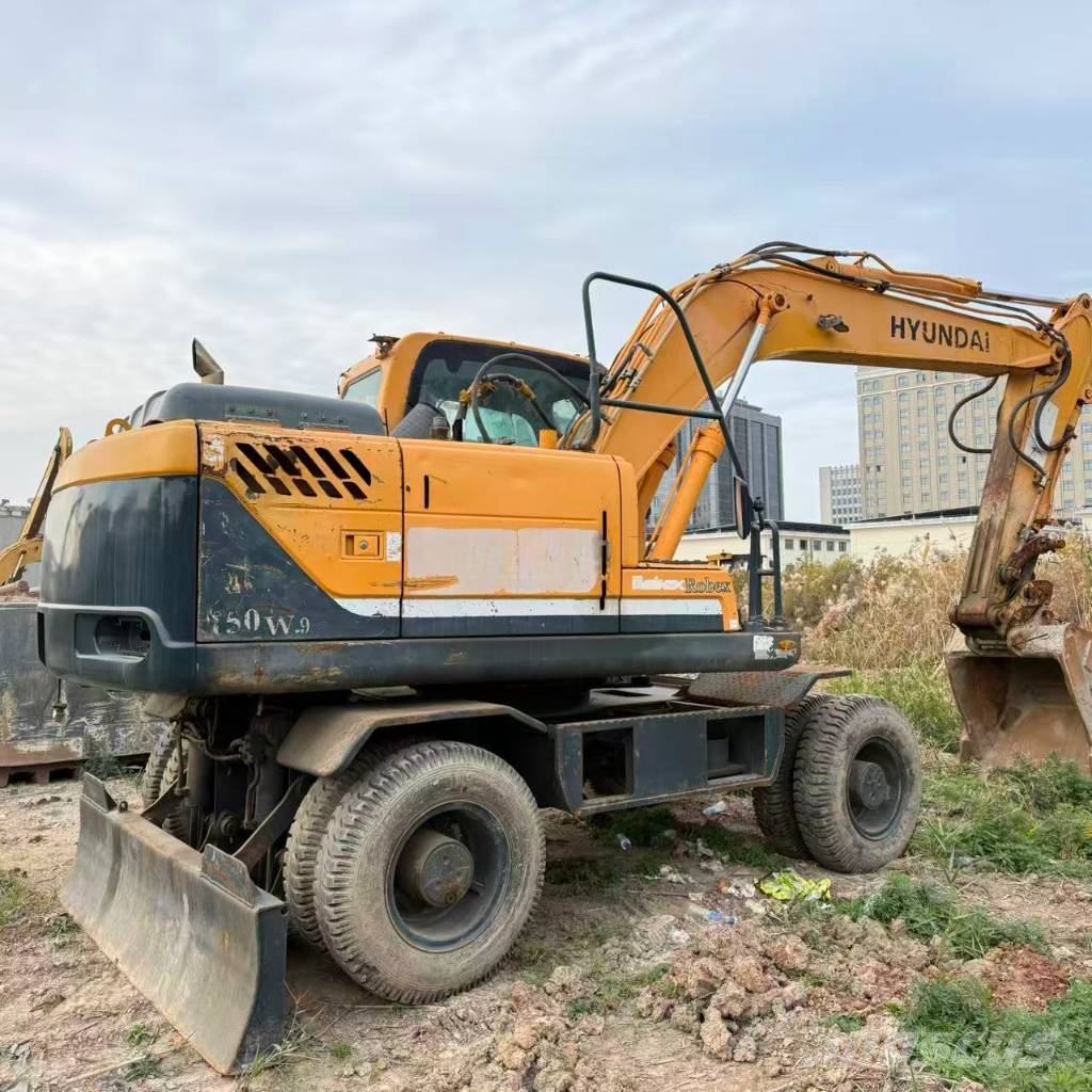 Hyundai Robex 150W-9 Gumikerekes kotrók