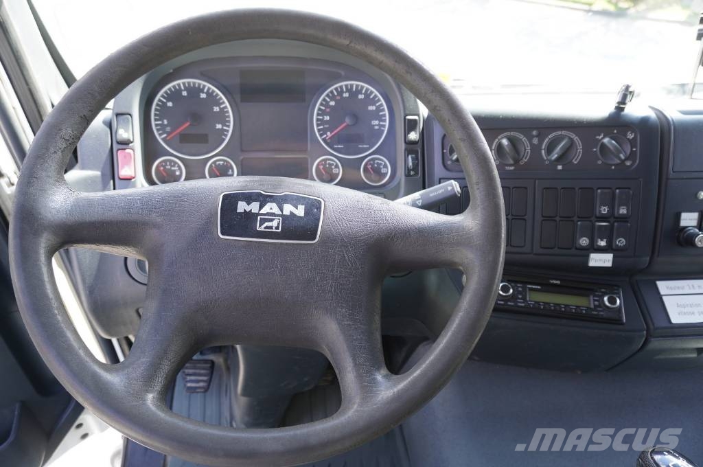MAN TGA 35.440 8×4 / SB-106 vacuum excavator Excavadoras especiales