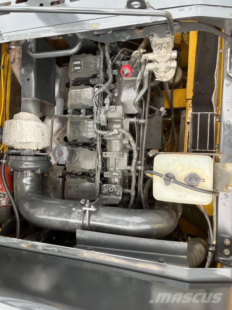 Komatsu PC500-10 حفارات زحافة