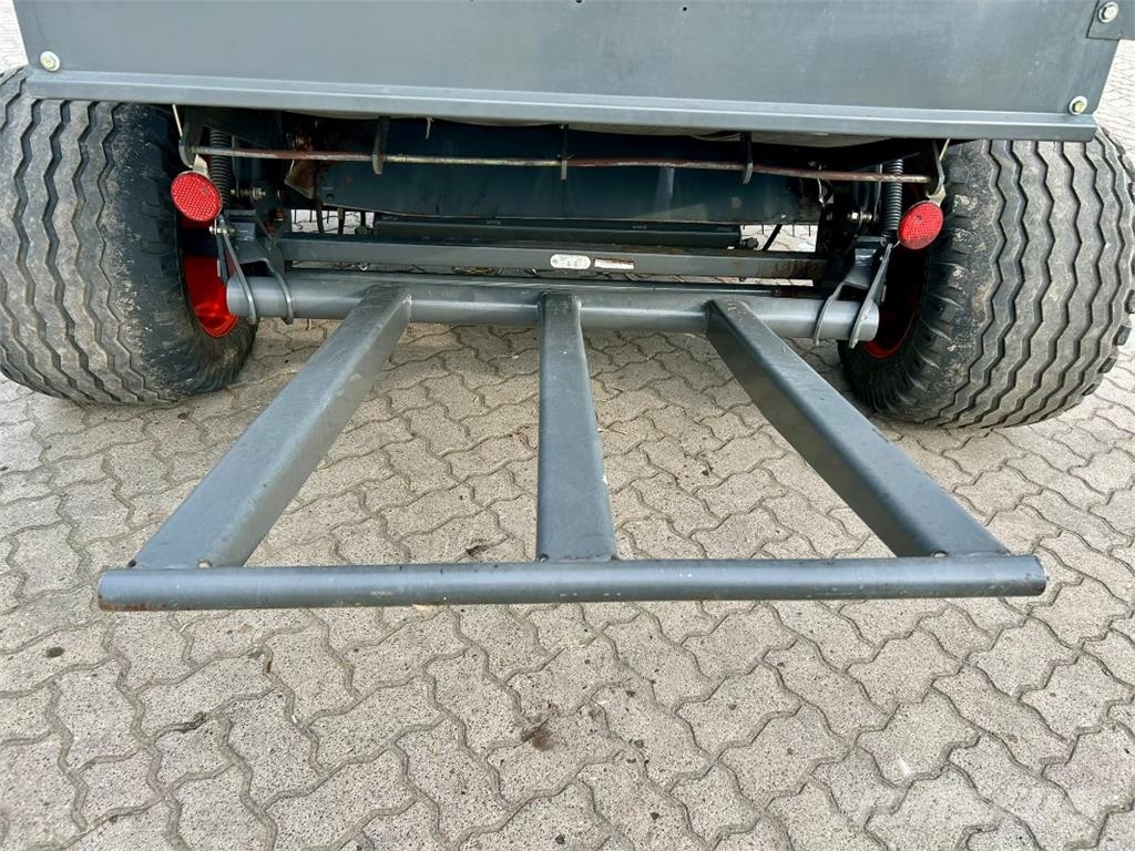 CLAAS Variant 385 Rundballenpressen