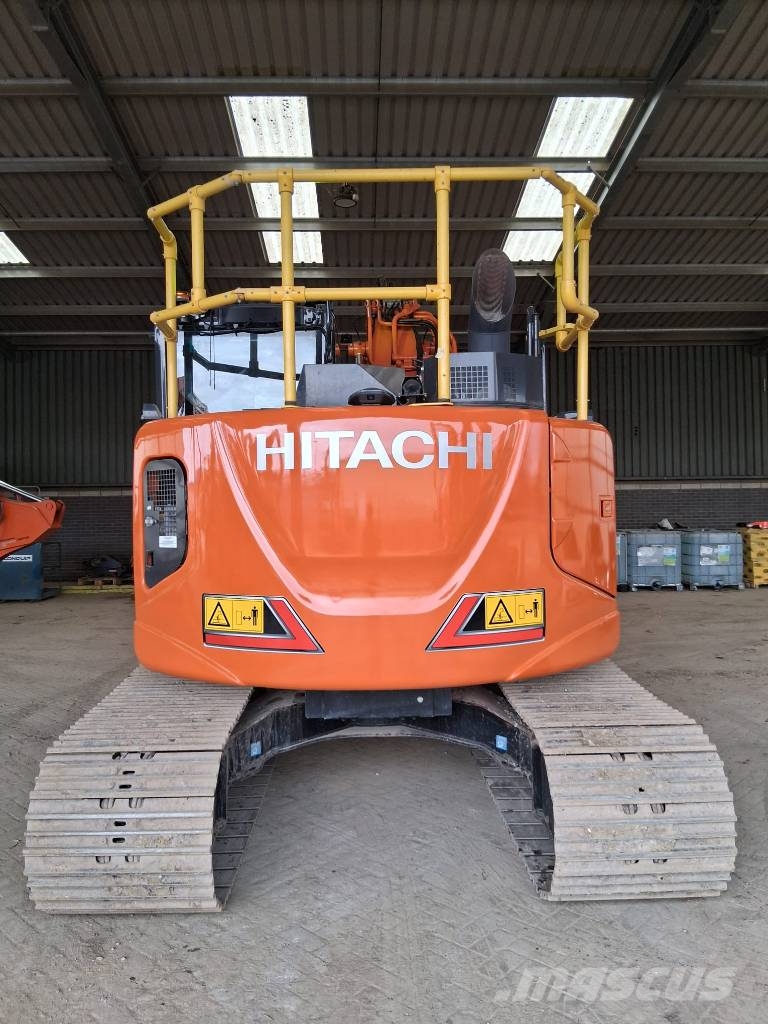 Hitachi ZX 135 US-7B Excavadoras de cadenas