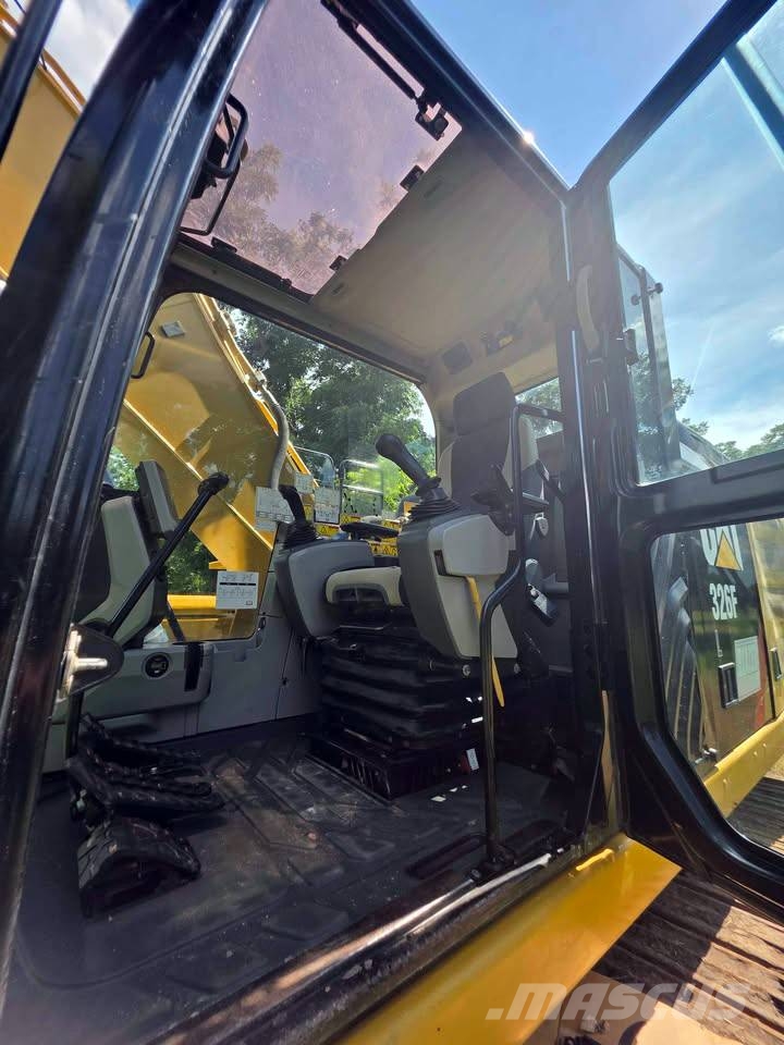 CAT 326 F L Crawler excavators