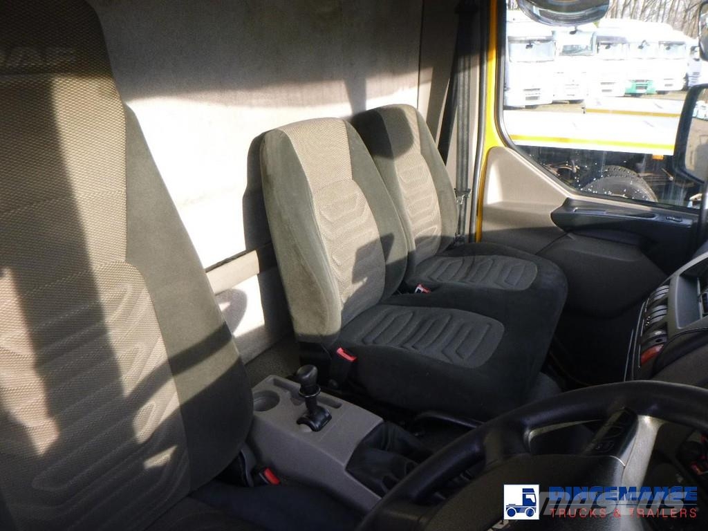 DAF LF 55.220 4X2 RHD Whale vacuum tank 8.1 m3 Slamsugningsbil