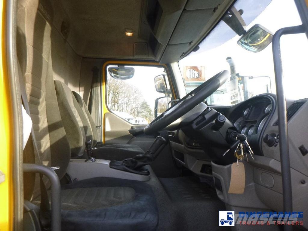 DAF LF 55.220 4X2 RHD Whale vacuum tank 8.1 m3 Slamsugningsbil