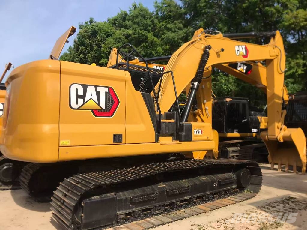 CAT 323 Pelle sur chenilles