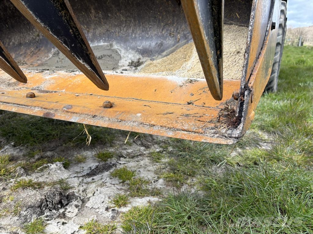 Manitou MLT 635-130 PS+ Lauksaimniecības pacēlāji