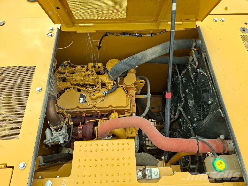 CAT 320 Gravemaskiner på larvebånd