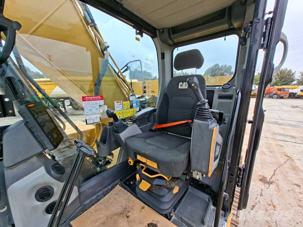 CAT 320 Gravemaskiner på larvebånd