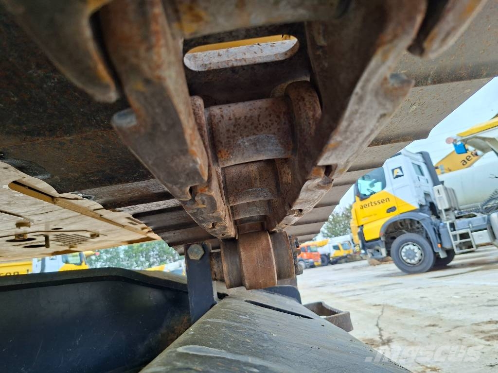 CAT 320 Gravemaskiner på larvebånd