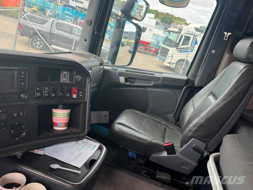 Scania R 560 LA Trekkers