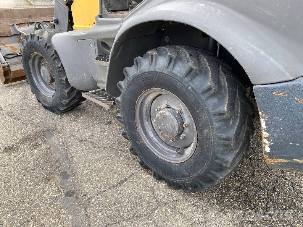 Mecalac AHLMANN AS 700 / 40Km/h 1er Main endommagée Tekerlekli yükleyiciler