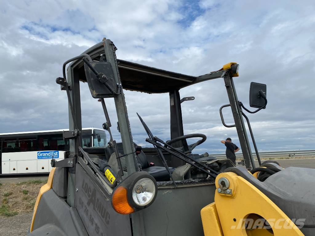Mecalac AHLMANN AS 700 / 40Km/h 1er Main endommagée Tekerlekli yükleyiciler