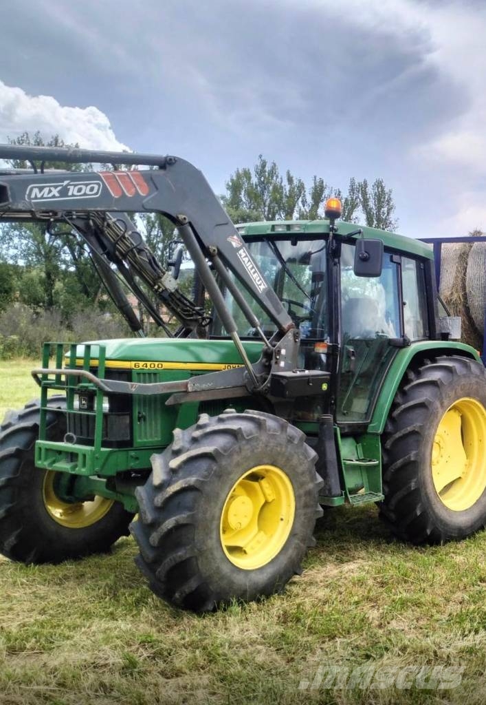 John Deere 6400 CON PALA MALLEUX Traktorer
