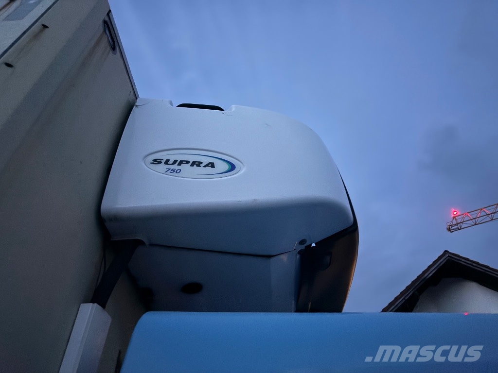 DAF LF 220 Carrier Supra 750 Camiones con temperatura controlada