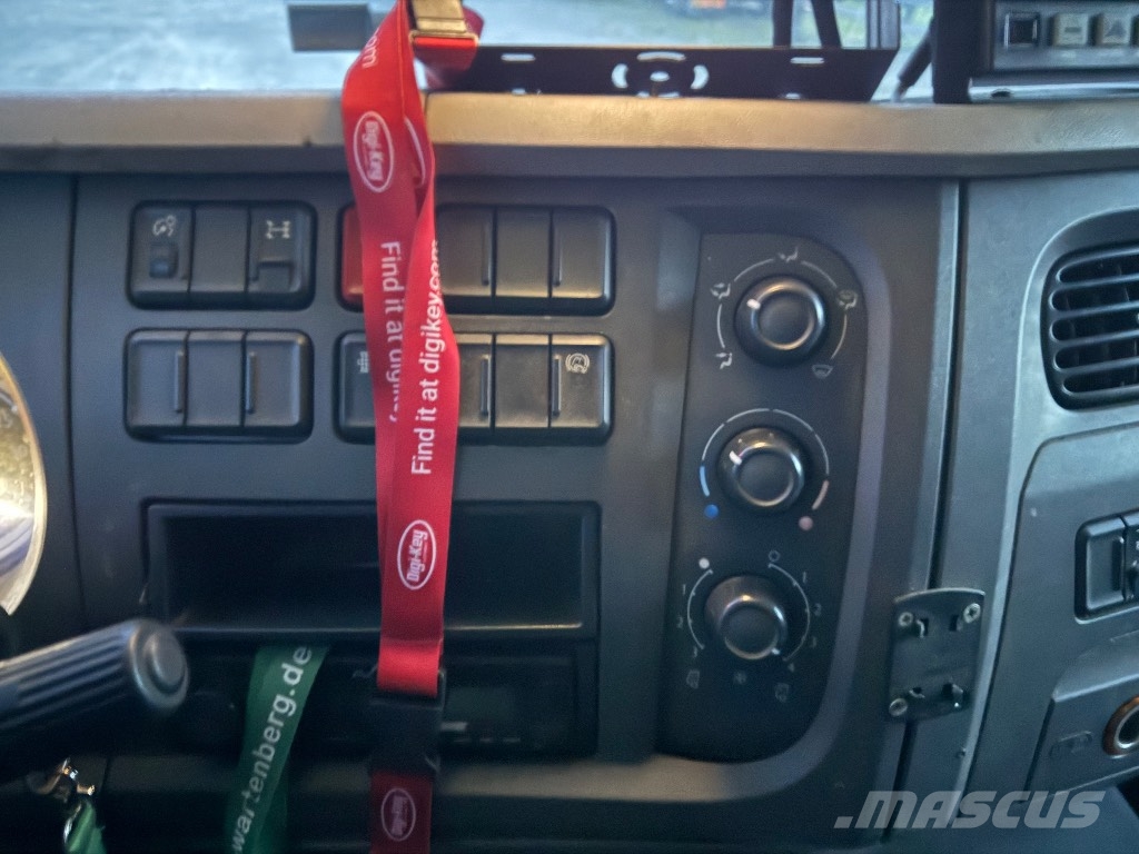DAF LF 220 Carrier Supra 750 Camiones con temperatura controlada