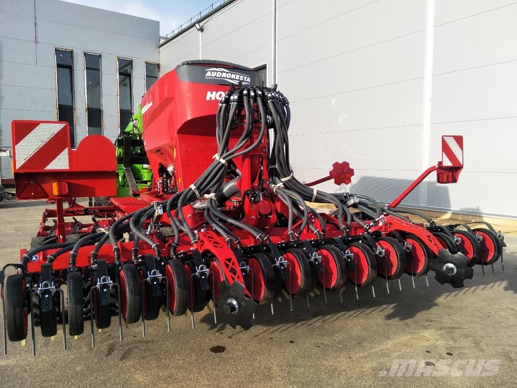 Horsch Pronto 4 DC Perforatrici