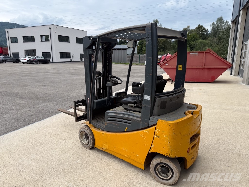 Jungheinrich EFG 320 Chariots élévateurs électriques
