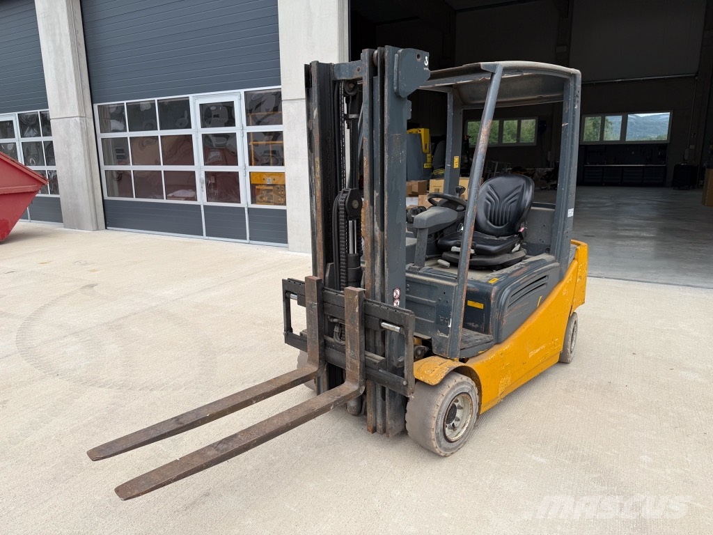 Jungheinrich EFG 320 Chariots élévateurs électriques