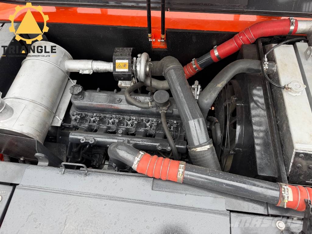 Doosan DX 225 LCA Bagri goseničarji