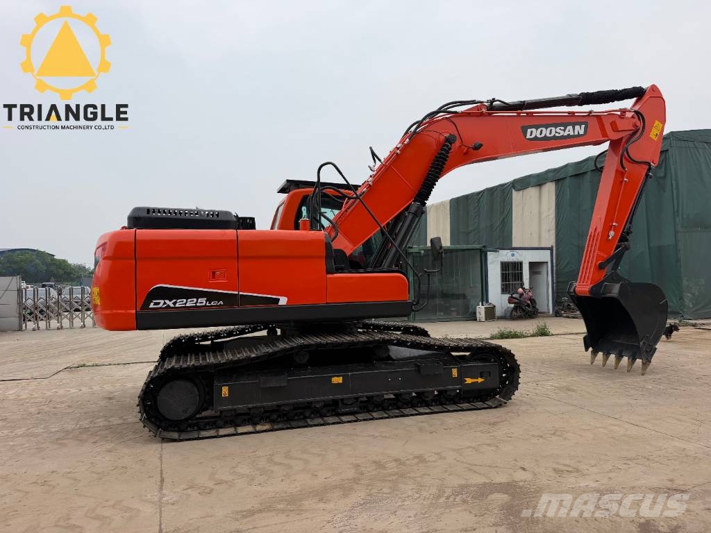 Doosan DX 225 LCA Bagri goseničarji