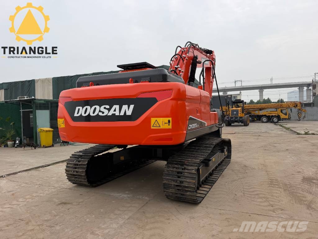 Doosan DX 225 LCA Bagri goseničarji