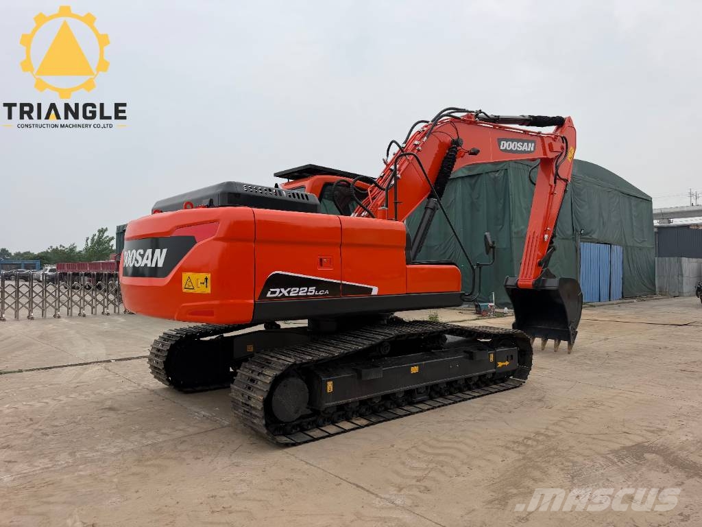 Doosan DX 225 LCA Bagri goseničarji