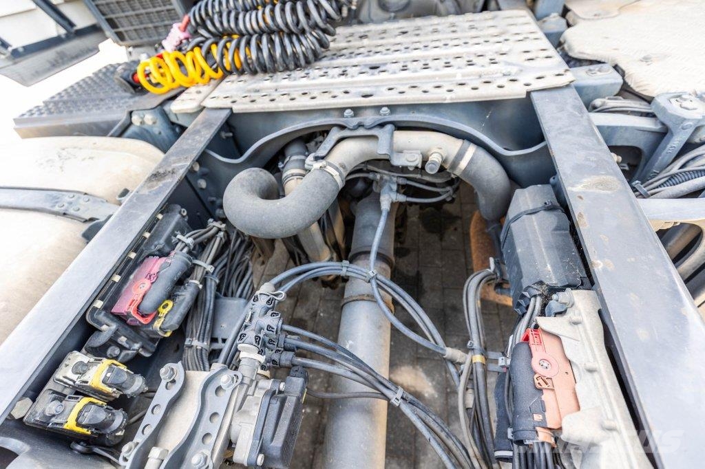 Scania R450 NEW MODEL+RETARDER 中古トラクターヘッド | トレーラーヘッド