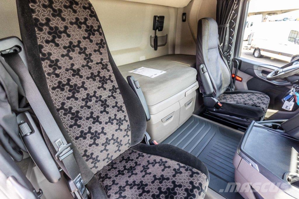 Scania R450 NEW MODEL+RETARDER 中古トラクターヘッド | トレーラーヘッド