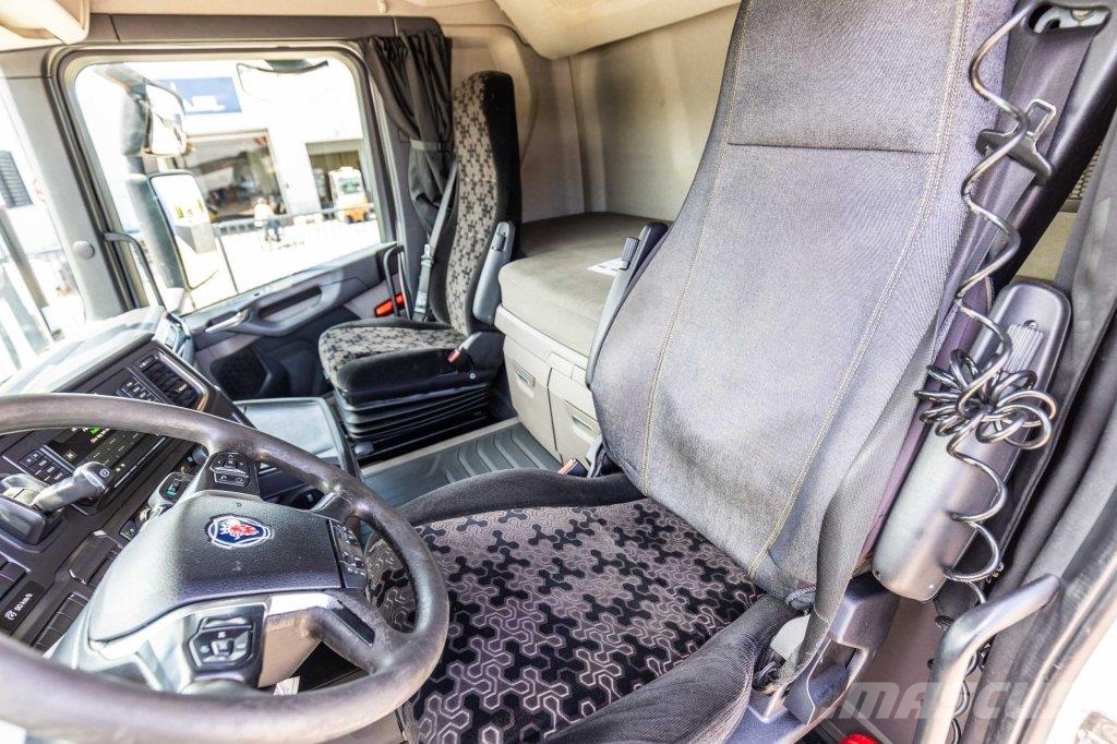 Scania R450 NEW MODEL+RETARDER 中古トラクターヘッド | トレーラーヘッド