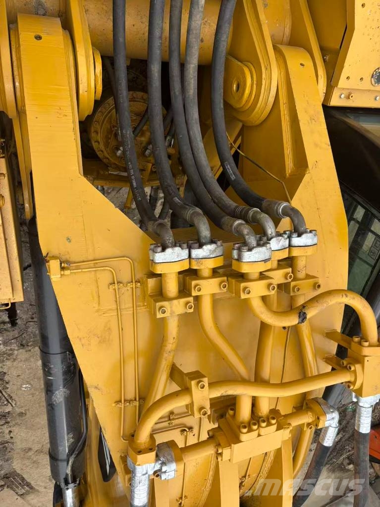 CAT 390 D L ME Gravemaskiner på larvebånd