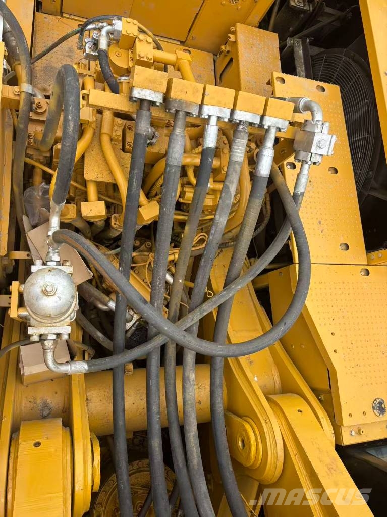 CAT 390 D L ME Gravemaskiner på larvebånd