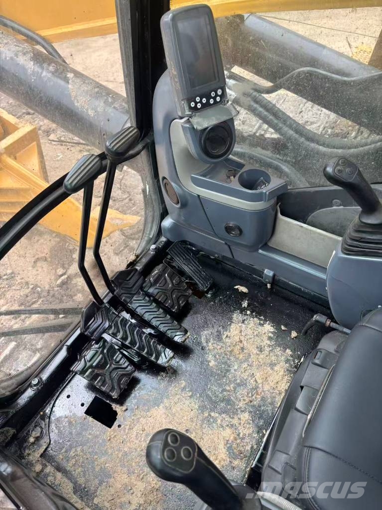 CAT 390 D L ME Gravemaskiner på larvebånd