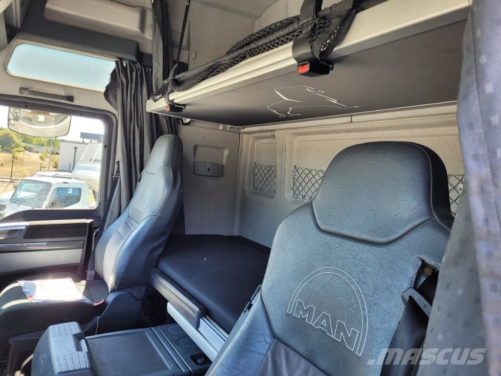 MAN 26.560 Camion ampliroll