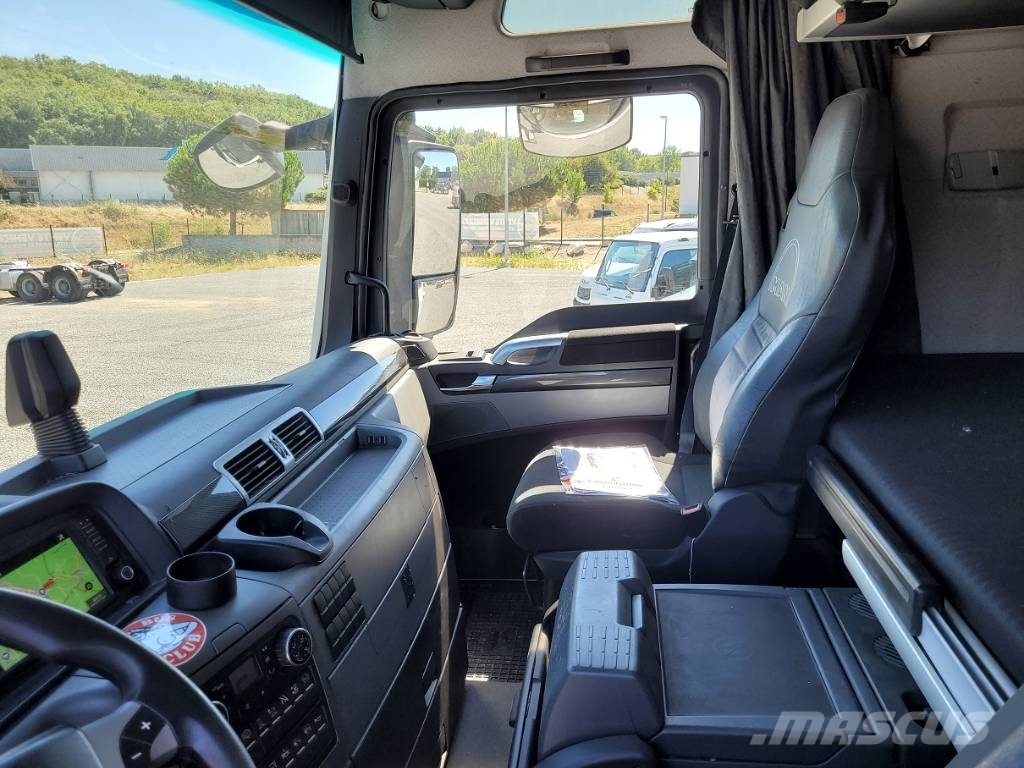 MAN 26.560 Camion ampliroll