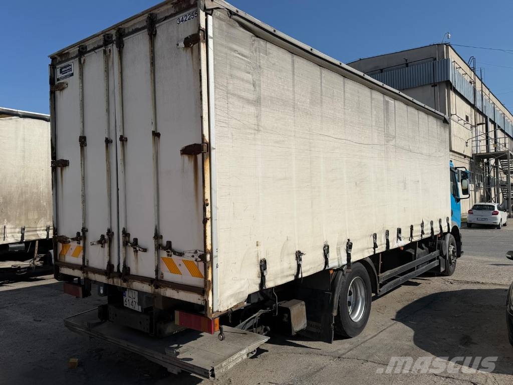 Renault Premium 270 Camiones con caja de remolque