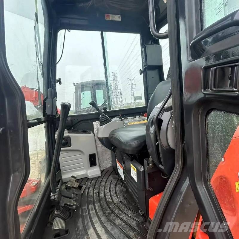 Kubota U55 Bagri goseničarji