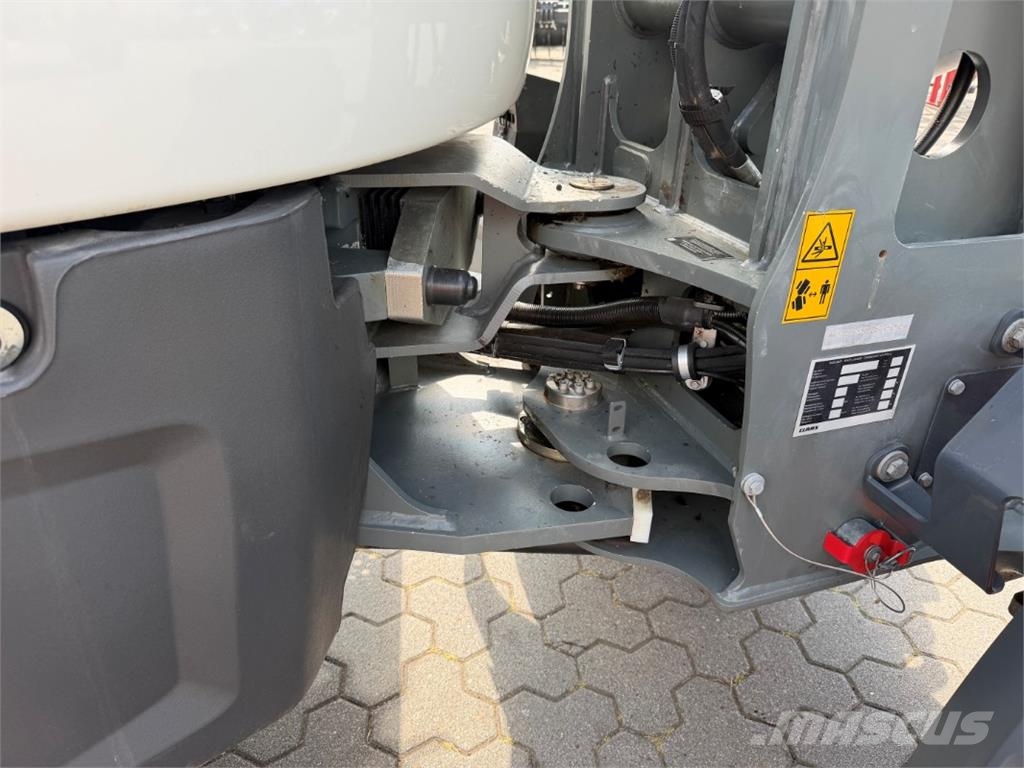 CLAAS Torion 738 T Sinus ماكينات زراعية - غير ذلك