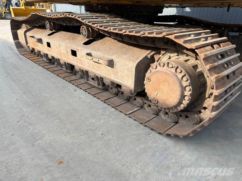 CAT 330F LN Kāpurķēžu ekskavatori